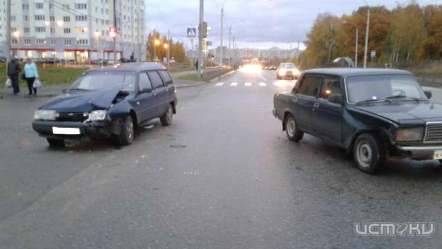 В Орле «семерка» не пропустила автомобиль «ИЖ»