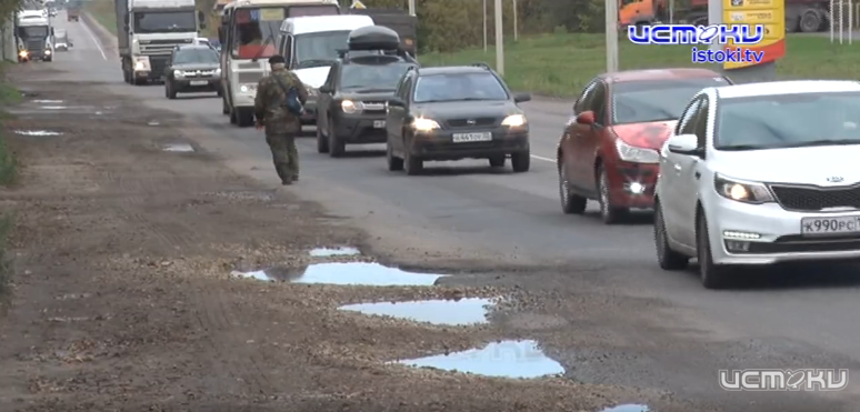 После выхода нашего сюжета о пробках на въезде в Орёл чиновники пообещали немного помочь