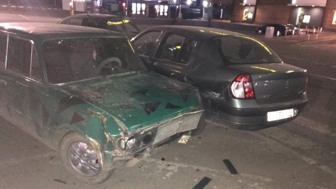 В Орле гонки на «жигулях» закончились ДТП с двумя разбитыми иномарками