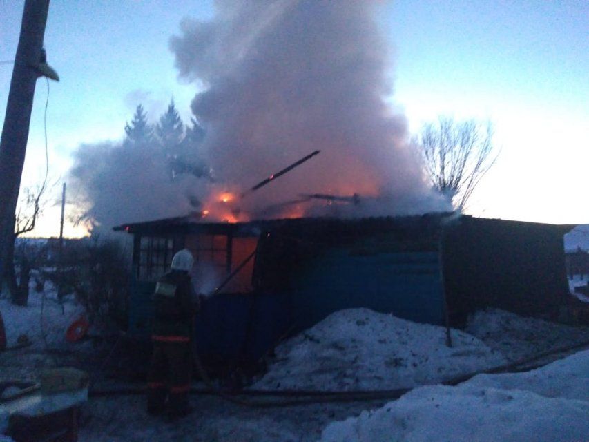 Крестный отец вынес детей из горевшего дома: подробности трагедии в Покровском районе