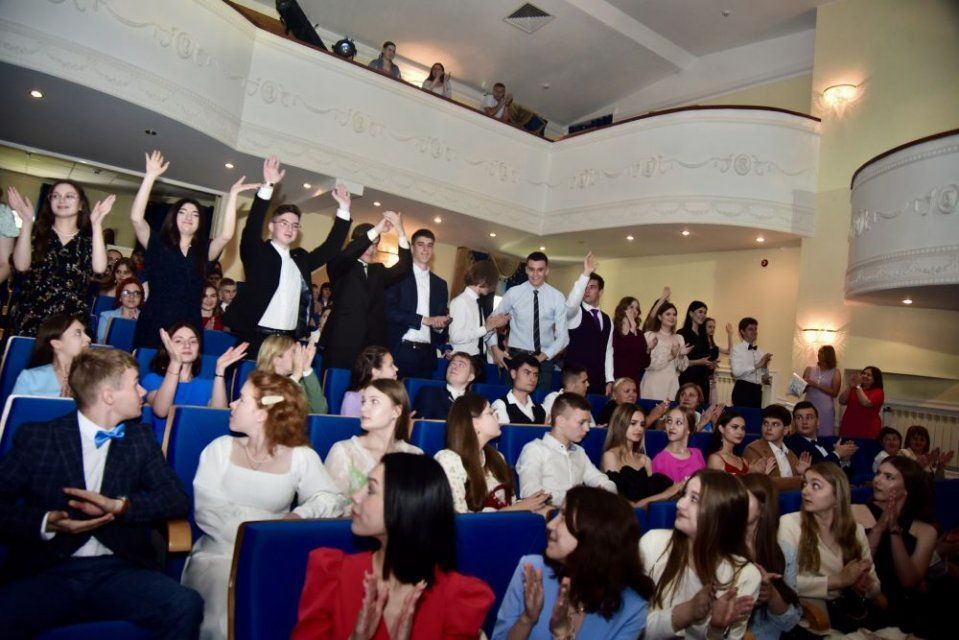 В Орле прошел "Бал медалистов"