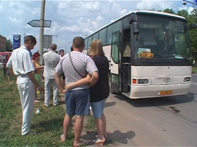 Автобус сбил человека