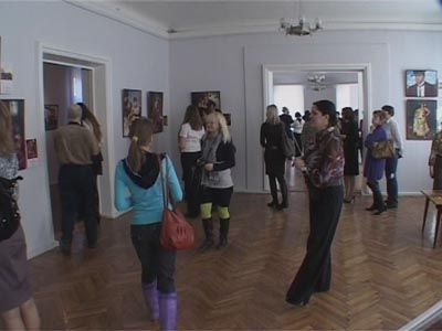 Работы звездной фотохудожницы приехали в Орел