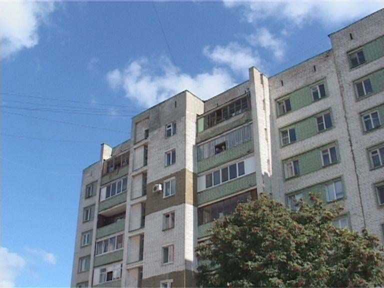 19 парень упал с крыши 9-ти этажного дома