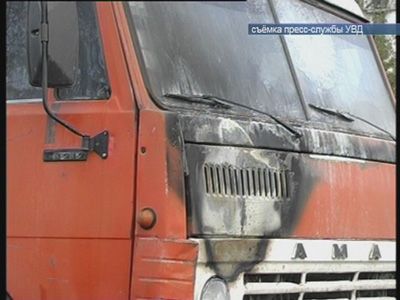 Охранники спасли человека из горящего КАМАЗа