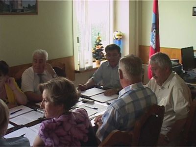 Спор двух крупных компаний города....