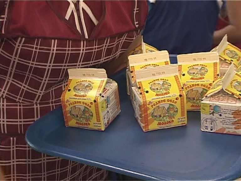 Молоко детям