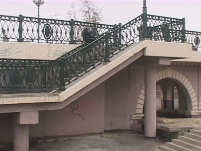 А под мостами водятся...