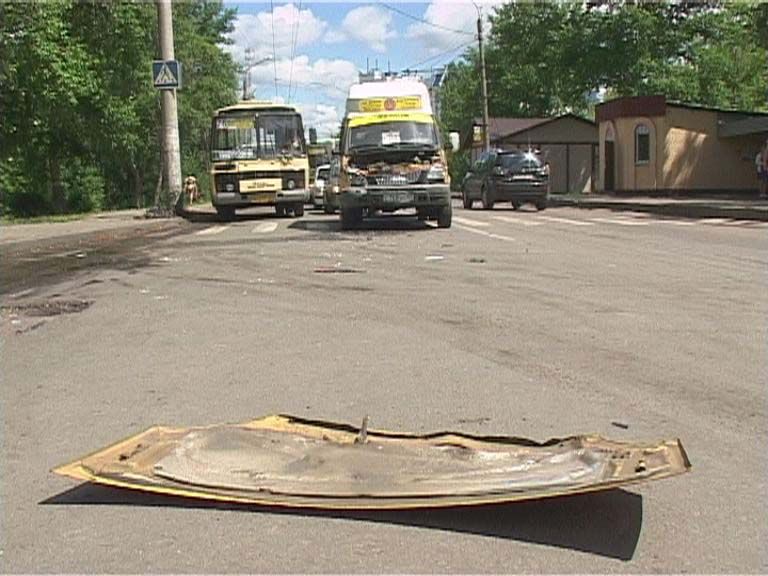 Две маршрутки столкнулись