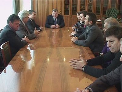 Губернатор со спортсменами