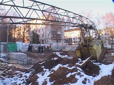 Упал кран....