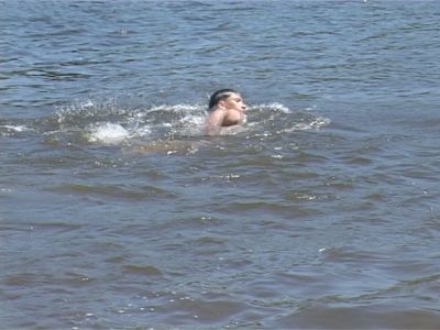 Мальчик-пловец