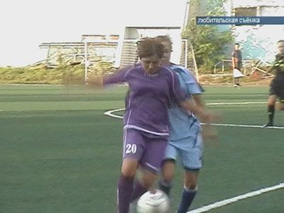 Соревнования по женскому футболу