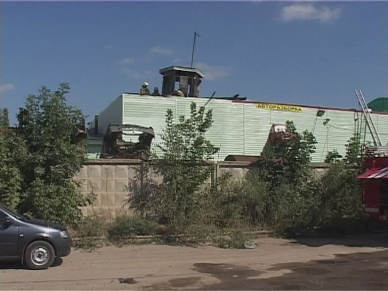 Горит автосервис