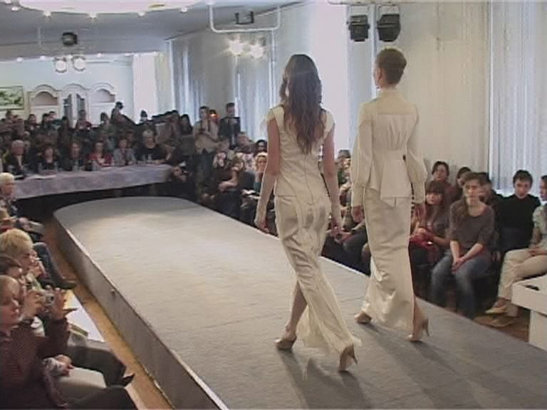 Вдохновленные модельеры представили свои коллекции...