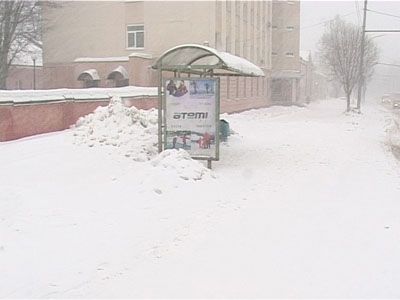 Расписания на остановках...