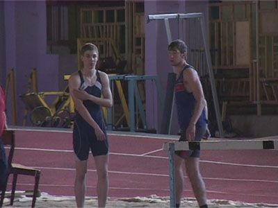 Легкоатлеты приехали.