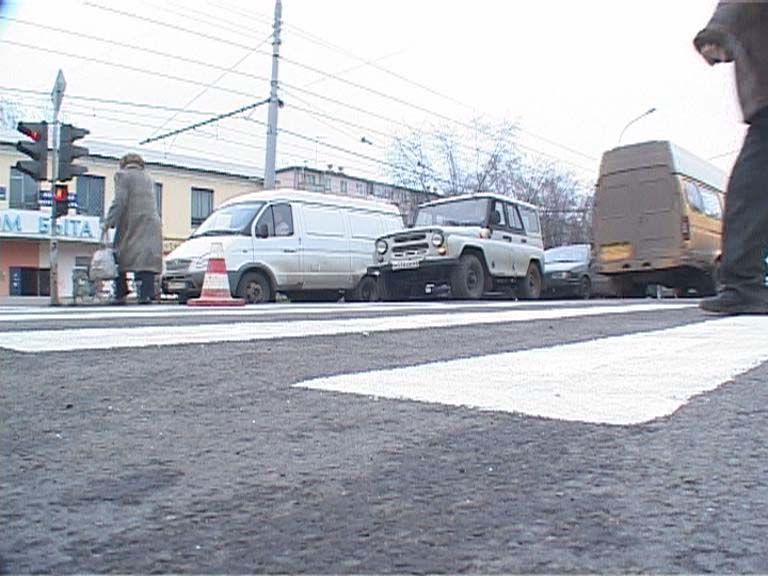 Переход красят — машины стоят