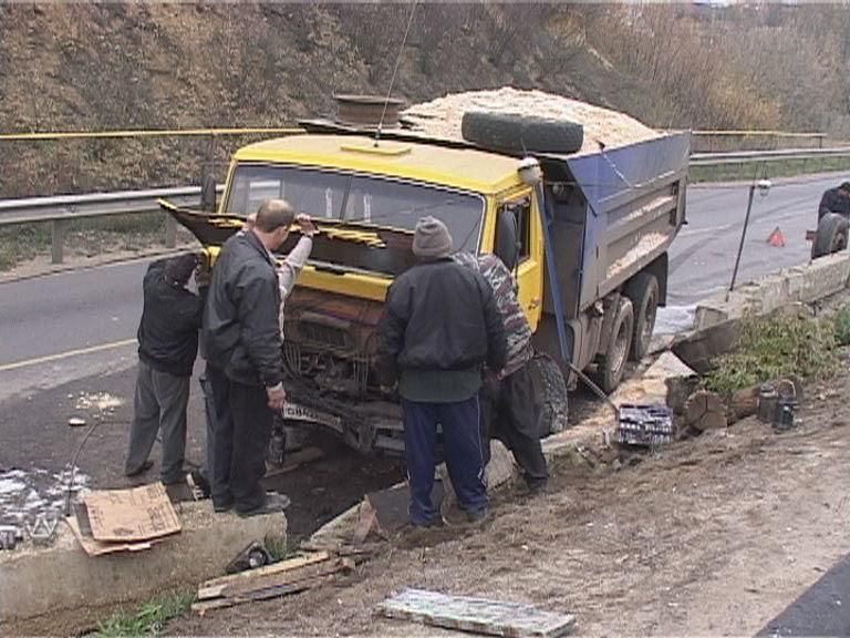 Авария создала большую пробку
