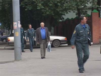 Земля слухами полнится...