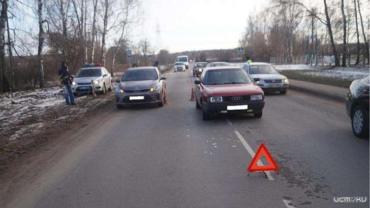 В Орле выбежавшая под машину женщина осталась жива: подробности ДТП