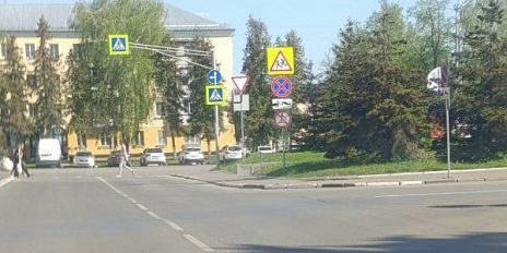В районе площади Ленина сменились знаки приоритета 