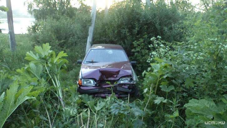 На Орловщине два ВАЗа не поделили дорогу: один из водителей пострадал