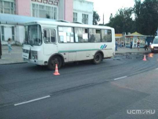 В центре Орла маршрутка переехала свою пассажирку