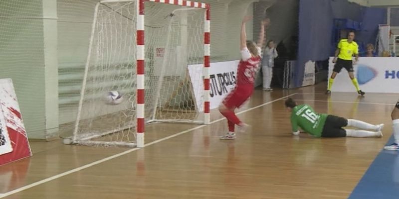 Дали бой лидеру! Женский футбольный клуб "ОрелГУ-КПРФ" возобновил игры в рамках чемпионата России по футзалу