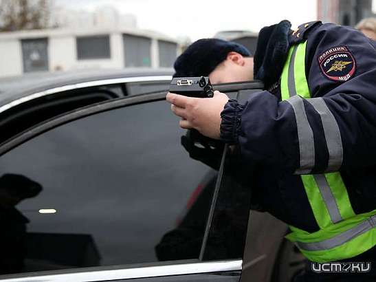 «Пафосная дамочка», водитель, который тонируется из-за аллергии. Орловчане активно комментируют видео из нашего сюжета про тонировку