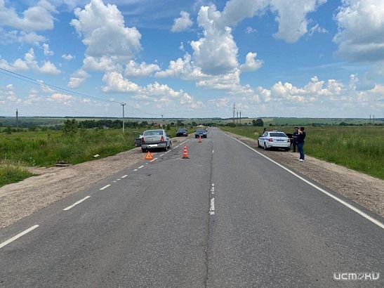 Под Орлом произошло столкновение трех автомобилей. Один из водителей госпитализирован