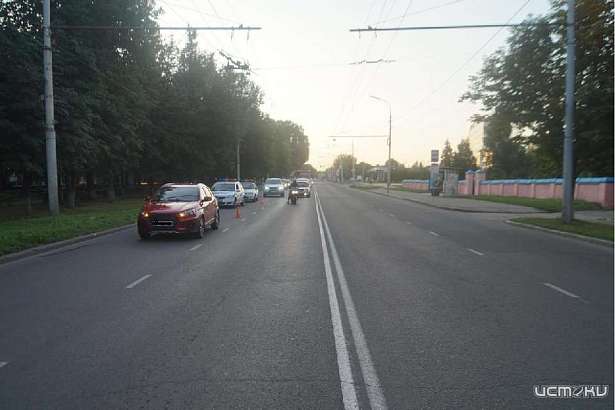 В Орле увезли в больницу 21-летнюю девушку, попавшую под колеса «Лады» 