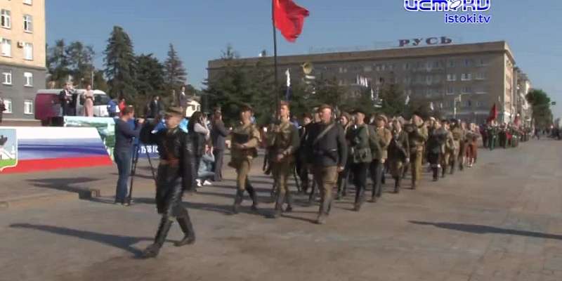 Торжественное событие в память о Великой Отечественной. В честь 80-летия со дня первого парада партизан, воевавших в Орловской области, на площади Лен...