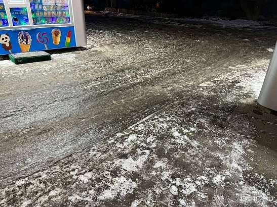 В Орле на Комсомольской, 252 открылся "бесплатный каток"