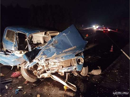 На трассе под Орлом столкнулись «Нива» и иномарка. Один человек погиб, еще двое получили травмы