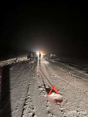 На Орловщине лоб в лоб столкнулись две легковушки