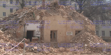 В Орле накануне на улице Ленина начали сносить дом 1917 года постройки. 