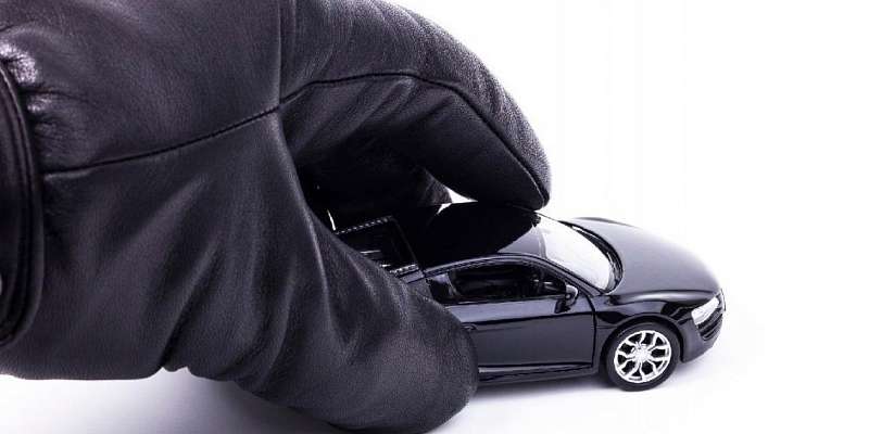 В Урицком районе угонщик авто сам сдался полиции