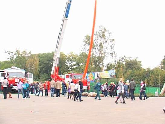 Пожарные и спасатели детям