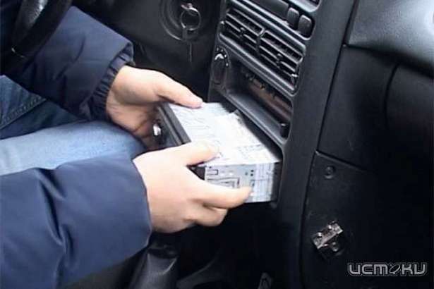 Очевидцы помогли найти подозреваемых в краже из автомобиля в Орле