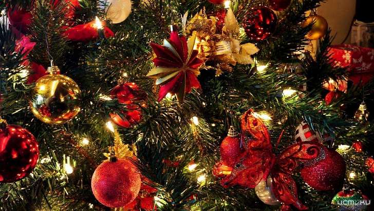 Юным орловчанам предлагают нарисовать елку Победы