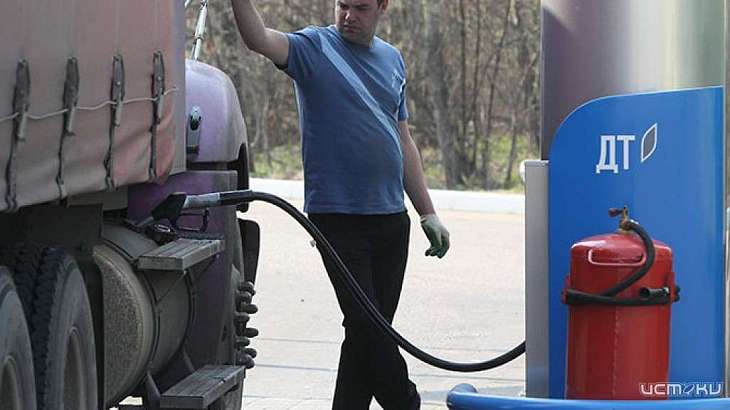 В Орле водитель автоколонны, оказывающей услуги железнодорожной организации, воровал дизель у транспортной компании В Орле водитель автоколонны, оказывающей услуги железнодорожной организации, воровал дизель у транспортной компании