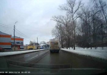 В Орле заметили маршрутку, из-за действий водителя которой едва не случилось ДТП В Орле заметили маршрутку, из-за действий водителя которой едва не случилось ДТП