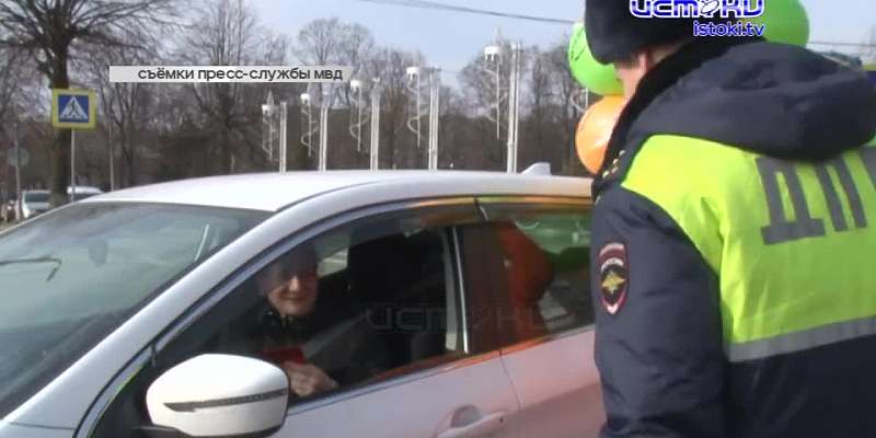 В Орле на скорой увезли упавшую в автобусе пассажирку, а двое пострадали в ДТП с такси