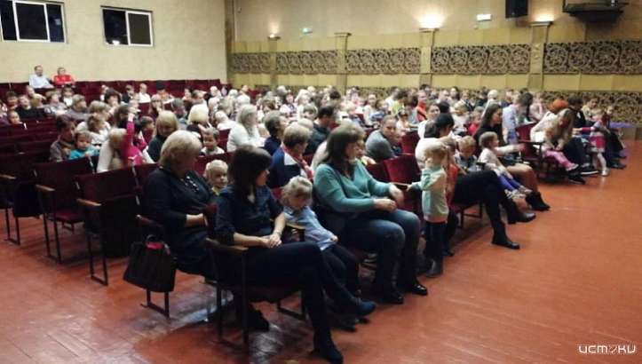 Маленьким театралам напомнили о Правилах дорожного движения Маленьким театралам напомнили о Правилах дорожного движения