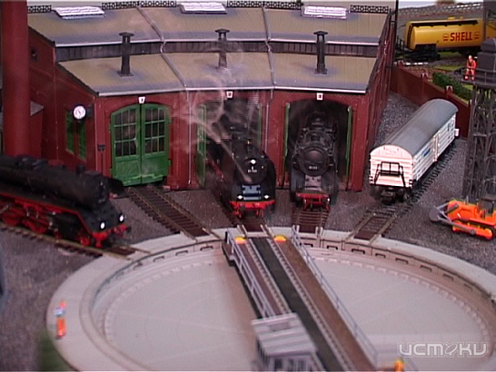 5 км железной дороги на 6 кв. метрах: орловские мастера создали макет железнодорожного городка