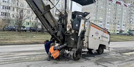 В Орле за неделю обновили почти тысячу квадратных метров дорог