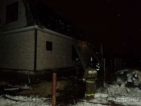 При пожаре в собственной квартире чуть не погибла пожилая женщина