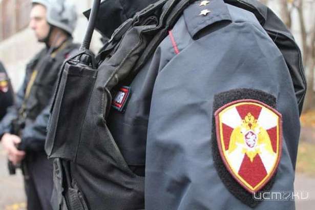 В Орле около ТЦ поймали похитителя зимней обуви