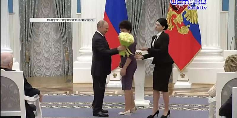На нашу съемочную группу напала охрана департамента соцзащиты, а орловская доярка получила орден из рук Путина. Новости за 90 секунд